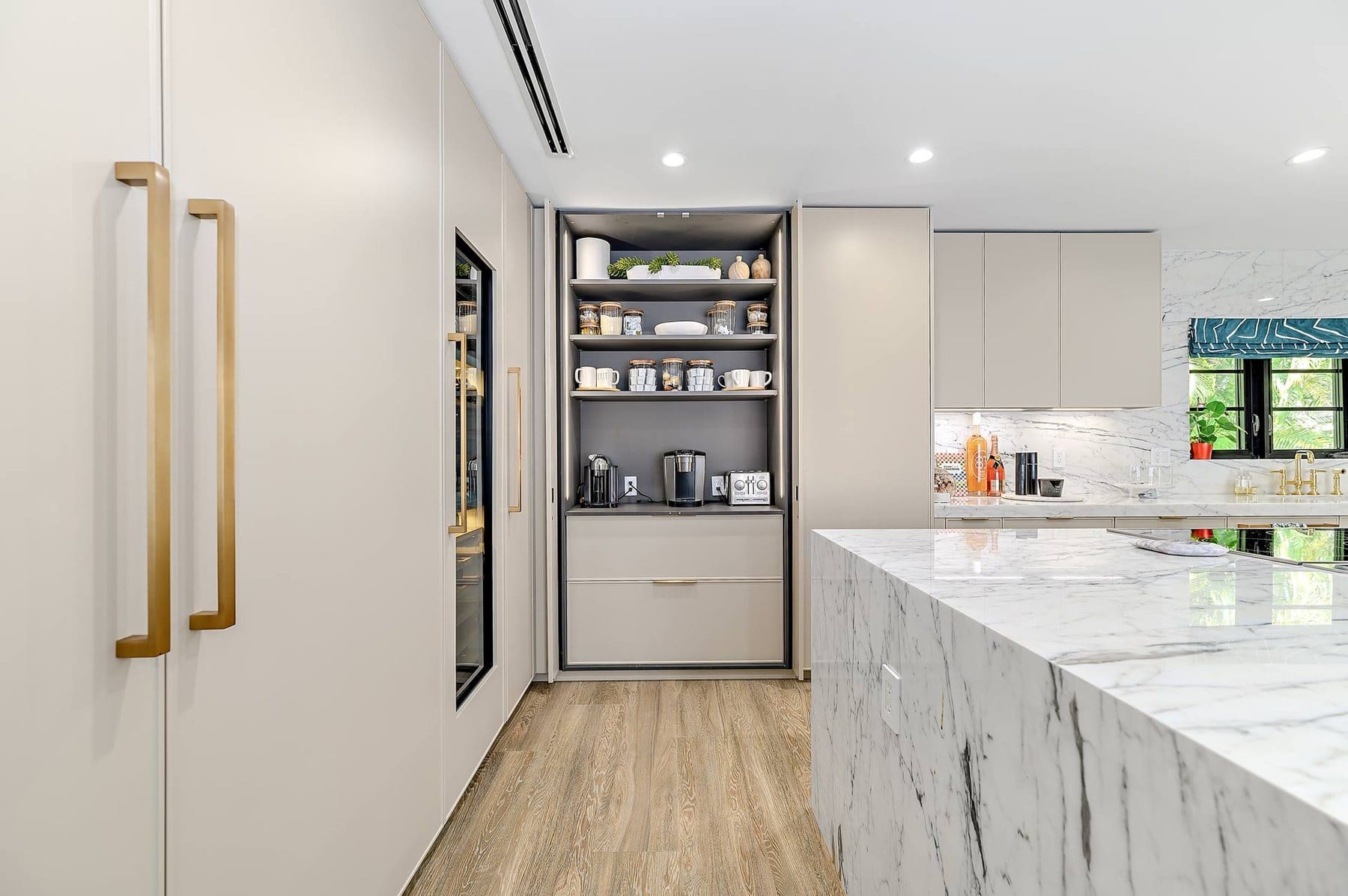 Luxury Italian kitchen cabinets in Dallas with custom layout storage and premium finishes